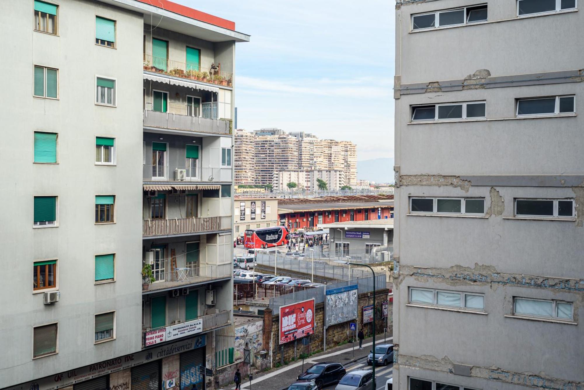 Luxury Apartment In Central City Naples Exterior photo