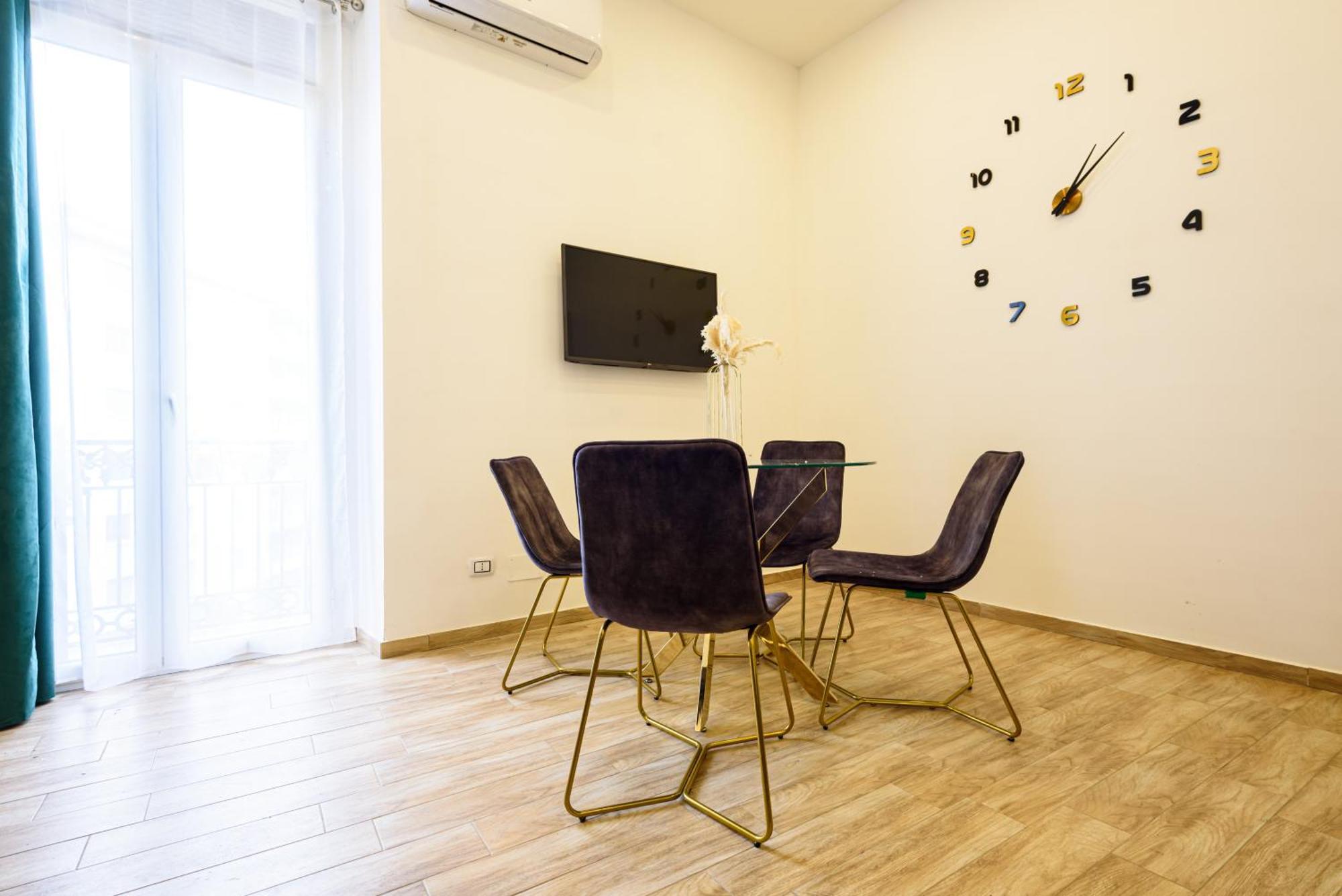 Luxury Apartment In Central City Naples Exterior photo