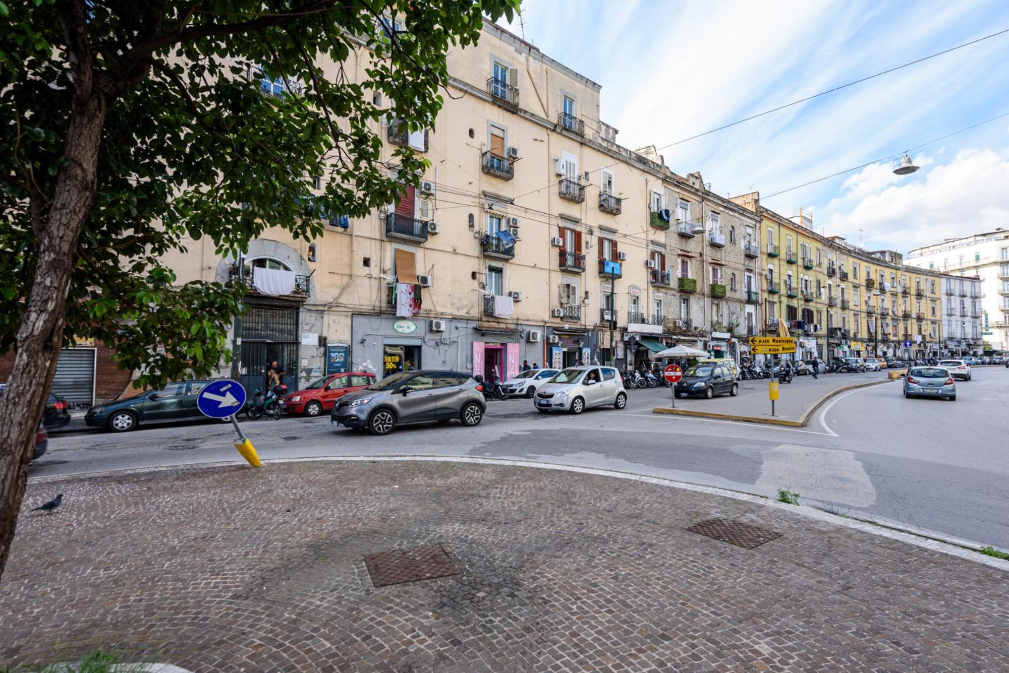 Luxury Apartment In Central City Naples Exterior photo